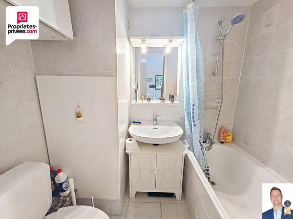 Maison jumelée 2 pièces 30 m2 avec jardin, terrasse couverte et place de parking dans résidence