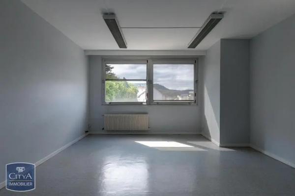 Location local commercial 78m²