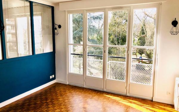 Appartement à louer    1 pièce •  Sèvres