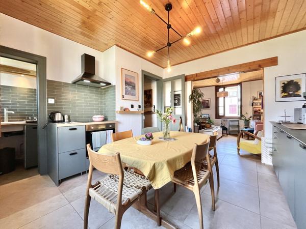 T3 DANS PETITE MAISON VILLE - JARDIN - CAVE