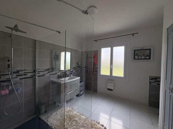 Maison de 118m2 - Plain-pied à Villebernier