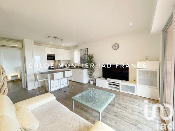 Appartement 3 pièces de 74 m² à Carqueiranne (83320)