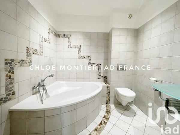 Appartement 3 pièces de 74 m² à Carqueiranne (83320)