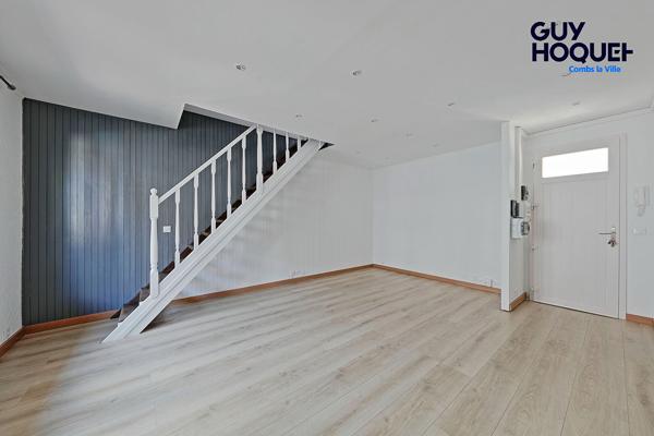 DUPLEX de 50 m², 2 BALCONS, CLIMATISATION, PARKING, CAVE