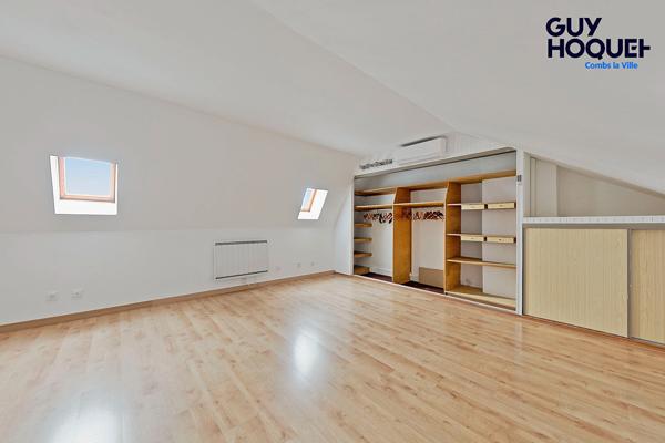 DUPLEX de 50 m², 2 BALCONS, CLIMATISATION, PARKING, CAVE