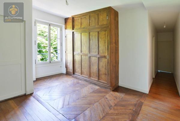 Vente Maison 10 pièces 333 m2 à Mandres-les-Roses