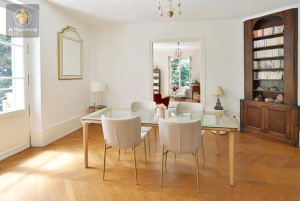 Vente Maison 10 pièces 333 m2 à Mandres-les-Roses