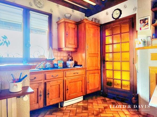 Maison individuelle 146 m² (125 m² habitables) – Vue dégagée, quartier calme, prestations soignées