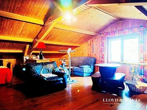 Maison individuelle 146 m² (125 m² habitables) – Vue dégagée, quartier calme, prestations soignées