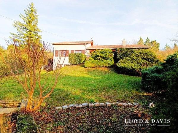 Maison individuelle 146 m² (125 m² habitables) – Vue dégagée, quartier calme, prestations soignées