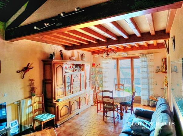 Maison individuelle 146 m² (125 m² habitables) – Vue dégagée, quartier calme, prestations soignées