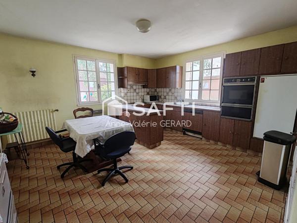 Pavillon 216m² 6chbs avec grand sous sol et jardin