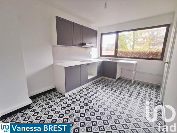 Appartement 3 pièces de 73 m² à Chilly-Mazarin (91380)