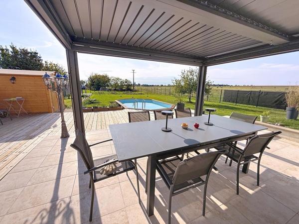 À vendre – Maison familiale rénovée avec piscine, balcon et dépendance – Sainte-Barbe (57640)