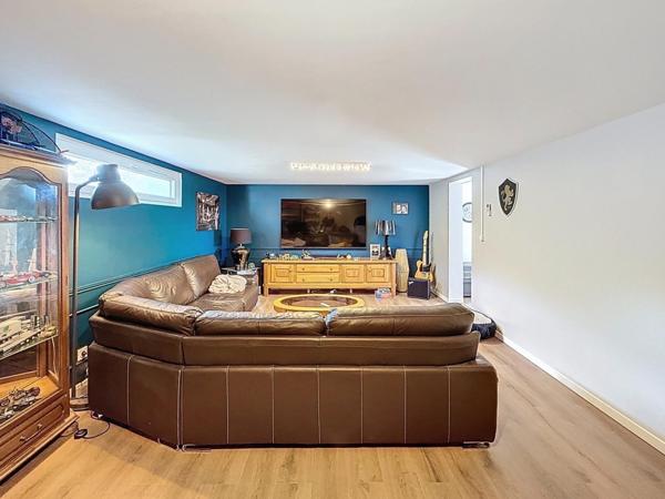 À vendre – Maison familiale rénovée avec piscine, balcon et dépendance – Sainte-Barbe (57640)