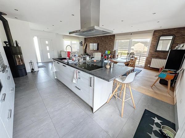 À vendre – Maison familiale rénovée avec piscine, balcon et dépendance – Sainte-Barbe (57640)