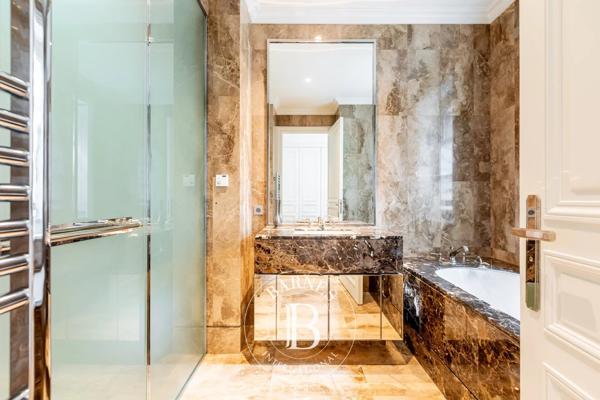 Paris 7ème, Appartement 4 Chambres -  418 m² à vendre
