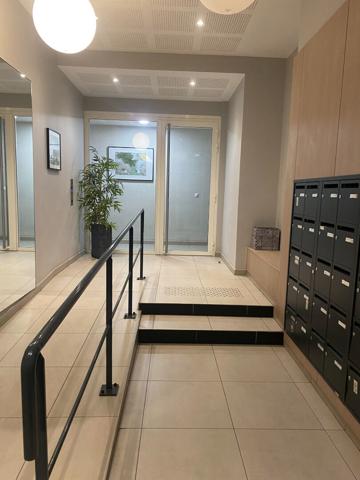 Appartement Drancy 2 pièce(s) 45 m2 parking, terrasse