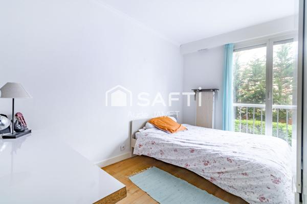 RUE DE MONTREUIL : Superbe appartement-4 chambres
