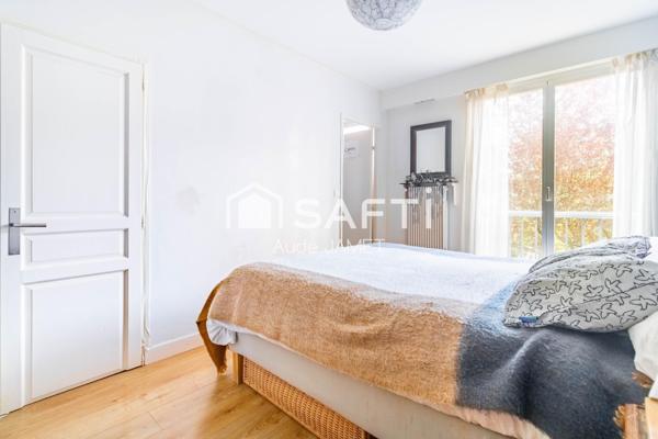 RUE DE MONTREUIL : Superbe appartement-4 chambres