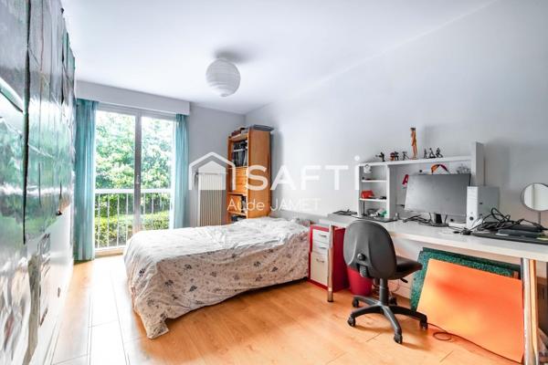 RUE DE MONTREUIL : Superbe appartement-4 chambres