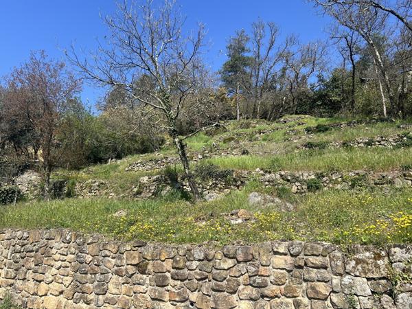 Terrain constructible 785 m² – Vue panoramique – Permis accordé