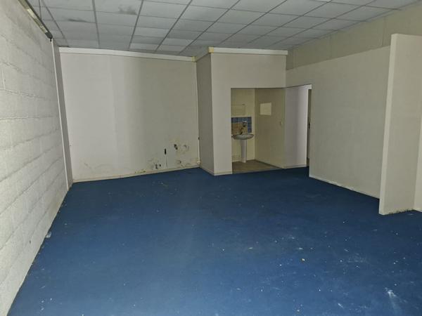 LOFT POTENTIEL EXCEPTIONNEL : Plateau de 460 m²  sur sous-sol