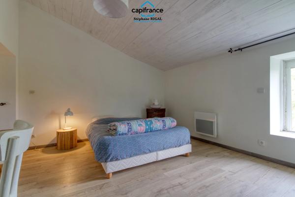 Propriete à vendre 12 pièces FOULAYRONNES (47) Maison de 315 m2 + gîte sur terrain clos de 8,7ha.