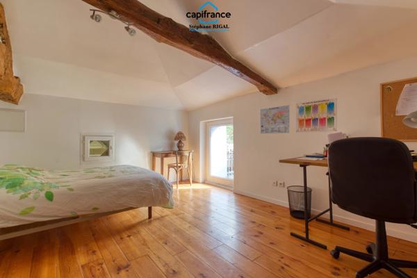 Propriete à vendre 12 pièces FOULAYRONNES (47) Maison de 315 m2 + gîte sur terrain clos de 8,7ha.