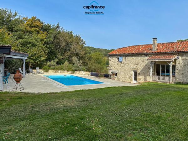 Propriete à vendre 12 pièces FOULAYRONNES (47) Maison de 315 m2 + gîte sur terrain clos de 8,7ha.