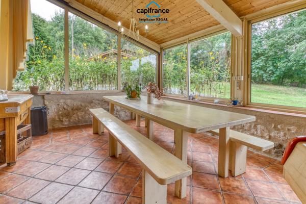 Propriete à vendre 12 pièces FOULAYRONNES (47) Maison de 315 m2 + gîte sur terrain clos de 8,7ha.