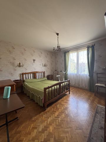 LAIGNES (21) maison de 205m² ,année 1980 ,avec sous-sol , garages et terrain de 2000m² proche de l'autoroute. Laignes (21330)