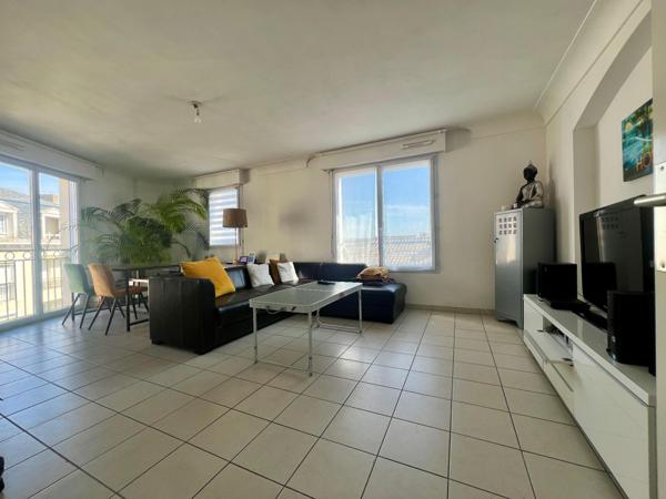 MAgnifique T2 Luminueux - Proche Place des Halles et Place Napoléon ( Place de la Résistance)