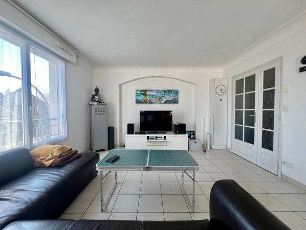 MAgnifique T2 Luminueux - Proche Place des Halles et Place Napoléon ( Place de la Résistance)