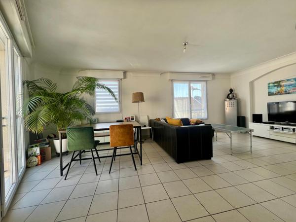 MAgnifique T2 Luminueux - Proche Place des Halles et Place Napoléon ( Place de la Résistance)