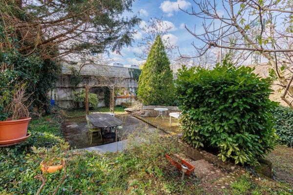 Maison individuelle pour domiciliation d'entreprise