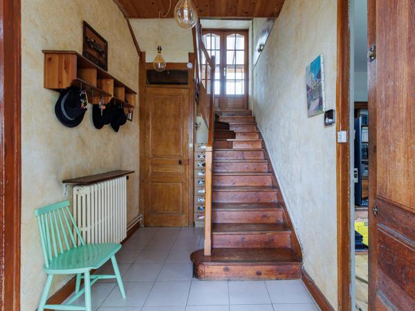 Maison individuelle pour domiciliation d'entreprise