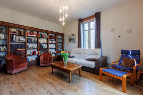 Maison individuelle pour domiciliation d'entreprise