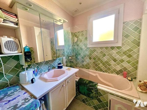 Roquebrune-Cap-Martin, en plein coeur de Carnolès, dernier étage 3 pièces 65 m² vue dégagée 