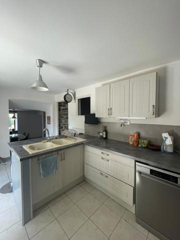Ancienne forge rénovée avec charme 170 m² à St Germain les Arlay 220 000 €