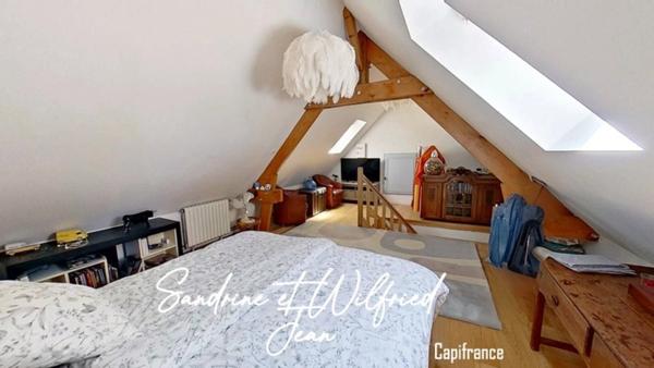 COURCELLES SUR SEINE (27) - LONGÈRE 5 pièces avec garage et dépendance