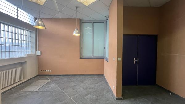 Offre de bureau rare en centre ville - A louer 655 m2 + sous-sol + parkings (quartier Faubourg Bannier - Gare - Médiathèque)