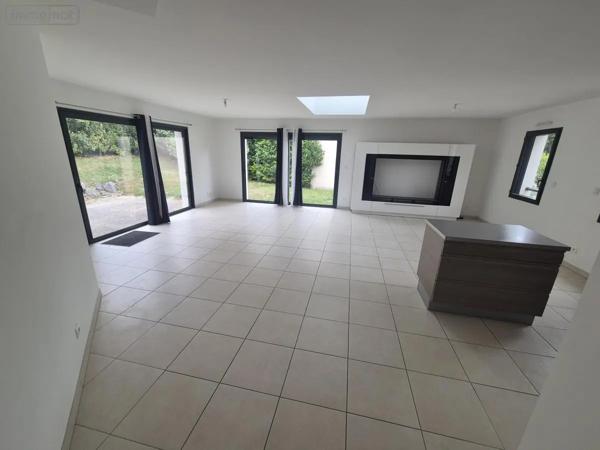 Location - Maison Saint-Fuscien 80680 175 m 2