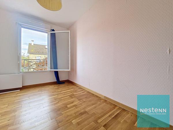 Maison en très bon état général avec 3 chambres et un jardin à Montereau Fault Yonne