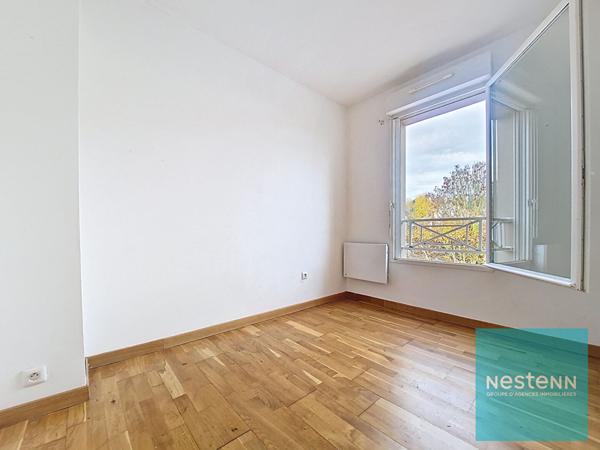 Maison en très bon état général avec 3 chambres et un jardin à Montereau Fault Yonne