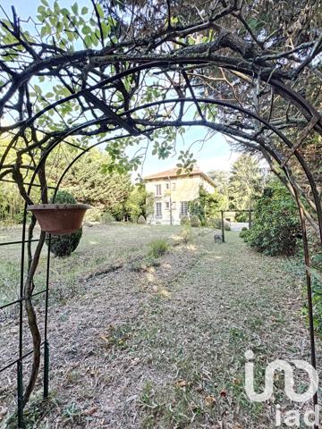 Maison à vendre 11 pièces 252 m² Châtenay-Malabry