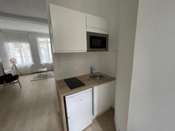 A LOUER : T1 à LILLE • Vieux lille • 750 € CC • Réf. G472