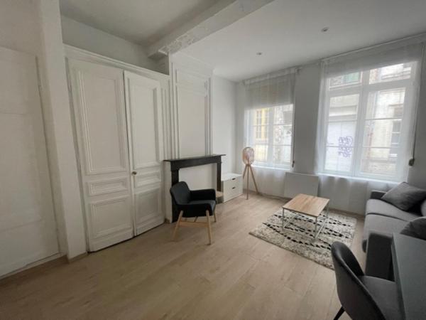 A LOUER : T1 à LILLE • Vieux lille • 750 € CC • Réf. G472