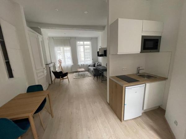A LOUER : T1 à LILLE • Vieux lille • 750 € CC • Réf. G472