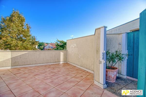 Versailles Glatigny - Appartement 4 pièces 88 m2 situé au 2e et dernier étage avec terrasse de 21 m², cave et box 460 000 € **  - Référence  28065